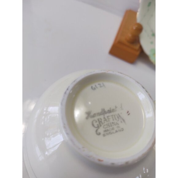 Rare Grafton Hand Painted Bone China Tea Cup & Saucer #6121 Green/Yellow - Picture 9 of 10